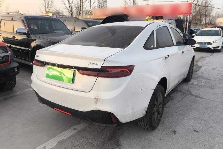 吉利几何A 2024款 500KM 出行版车身外观6005