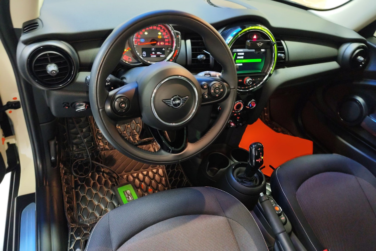 MINI 2020款 1.5T ONE中控内饰7002