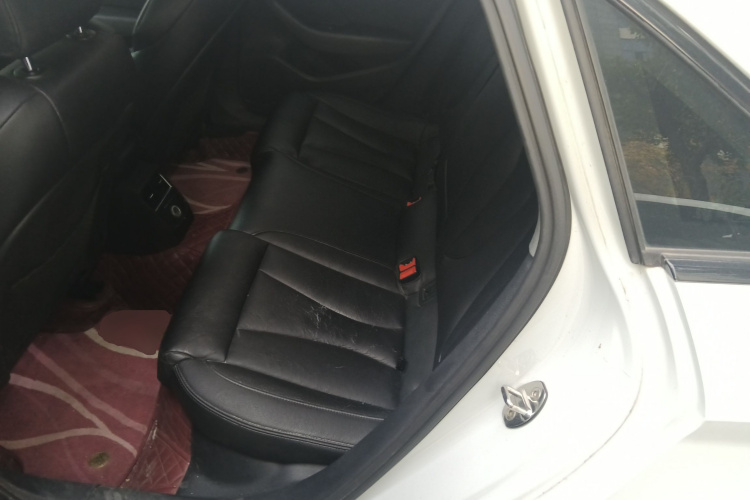 奥迪A3 2018款 30周年年型 Limousine 40 TFSI 运动型中控内饰21