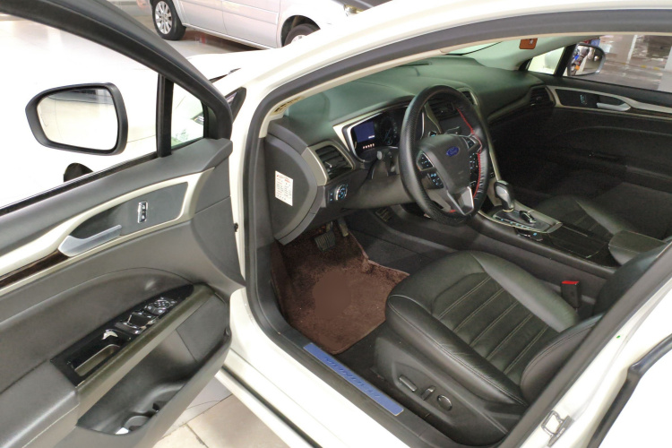 福特 蒙迪欧 2013款 2.0L GTDi200时尚型中控内饰7003