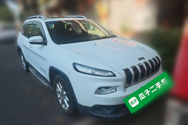 Jeep 自由光 2017款 2.0L 优越版车身外观6002