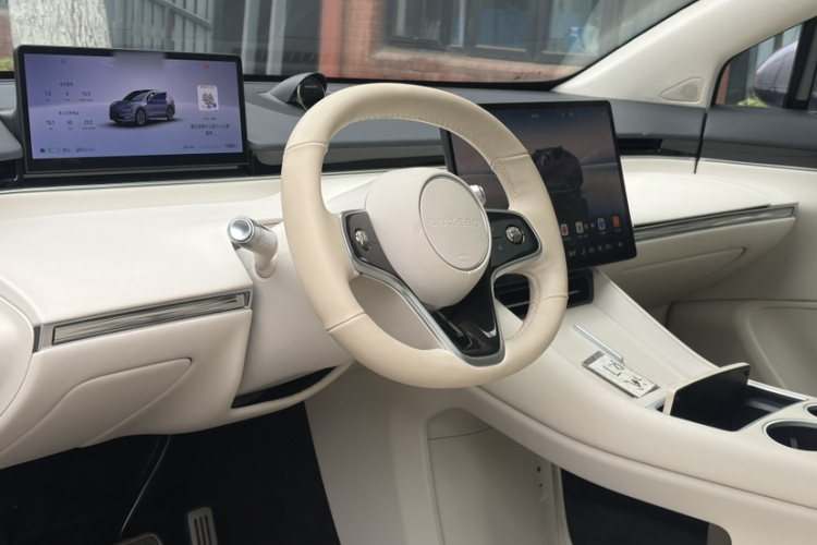 鸿蒙智行 智界R7 2024款 纯电 667km Max局部细节13