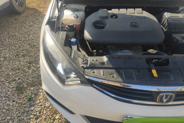 长安 逸动 2016款 XT 1.6L 自动俊酷型局部细节9006