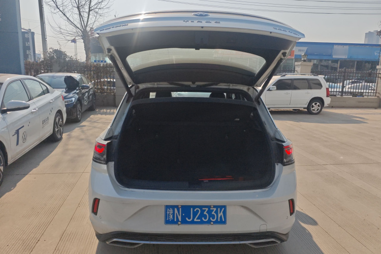 大众 T-ROC探歌 2023款 300TSI DSG两驱星光版机舱底盘23