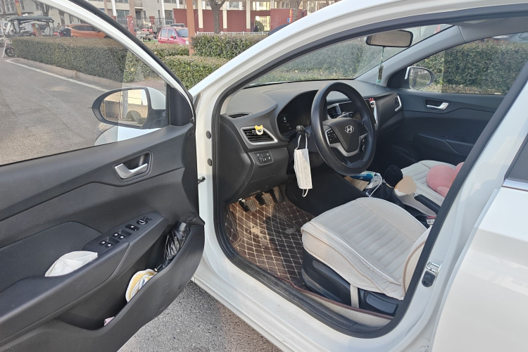 现代 悦纳 2020款 1.4L 手动GLS炫酷版中控内饰20