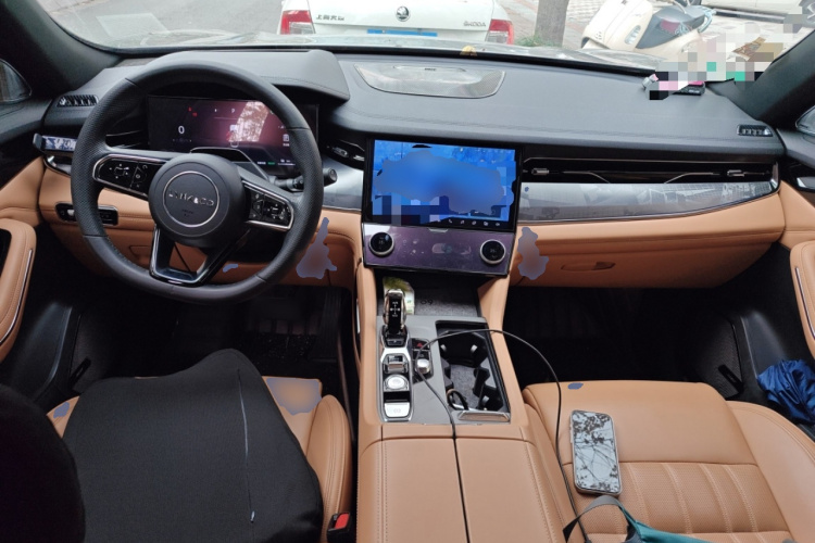 领克09 EM-P 2023款 2.0TD EM-P 远航版PM 六座中控内饰12