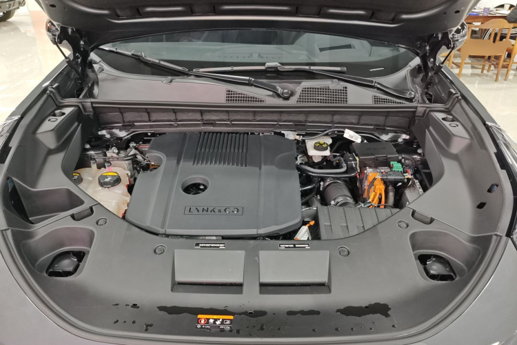 领克01 EM-P 2023款 1.5TD EM-P 晨曦版机舱底盘24