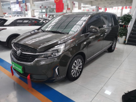 别克GL8 2022款 陆上公务舱 652T 尊贵型