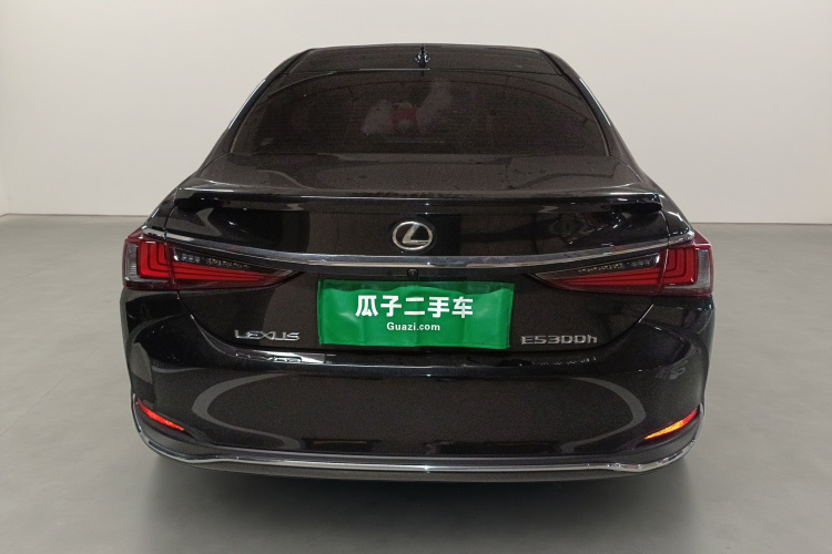 雷克萨斯ES 2022款 300h 臻享版车身外观6