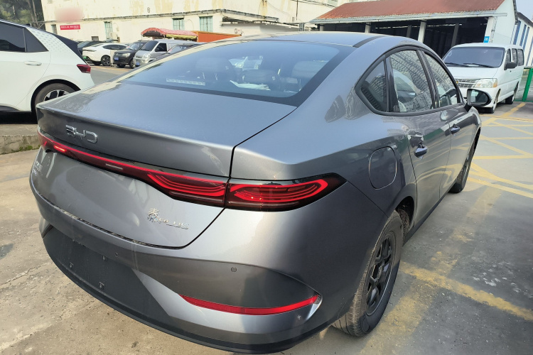 比亚迪 秦PLUS 2025款 DM-i 智驾版 55KM领先型车身外观7