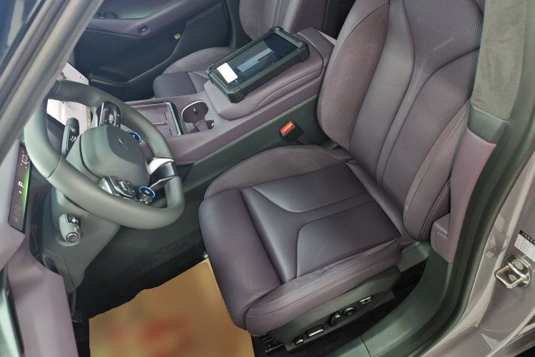 小鹏P7 2025款 750 四驱高性能 Ultra局部细节19