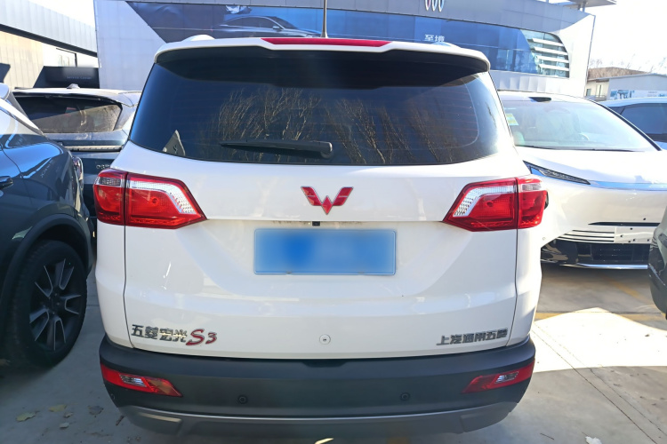 五菱汽车 五菱宏光S3 2018款 1.5L 手动豪华型 国V车身外观6