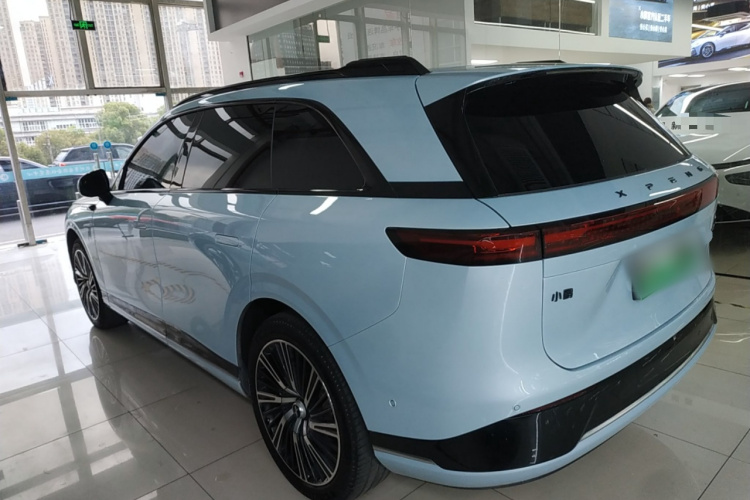 小鹏G9 2022款 650 性能版Pro车身外观4