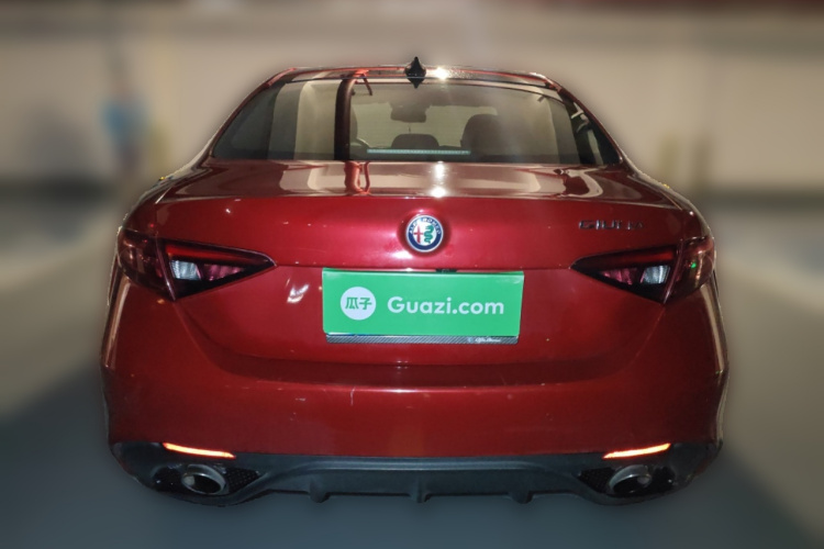 阿尔法·罗密欧 Giulia朱丽叶 2017款 2.0T 280HP Milano限量版车身外观6