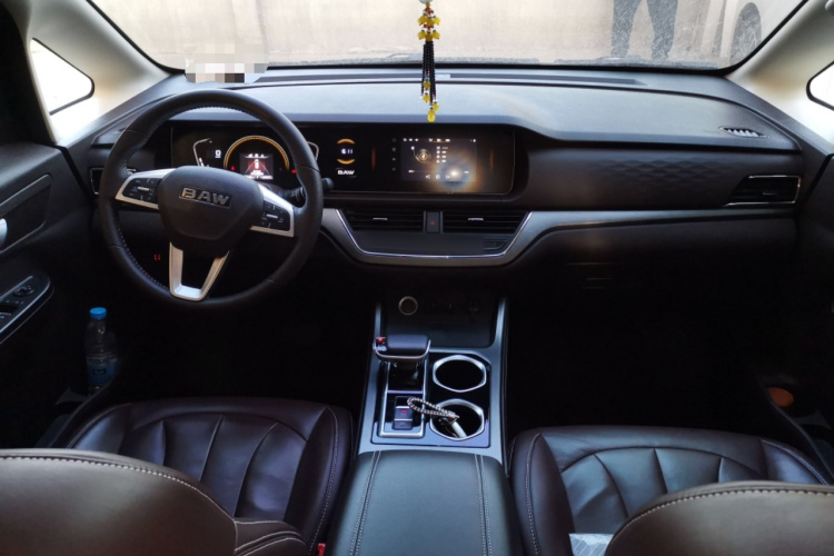 BAW北汽制造 锐胜王牌M7 2023款 2.0L 自动长轴创享型 7座中控内饰12