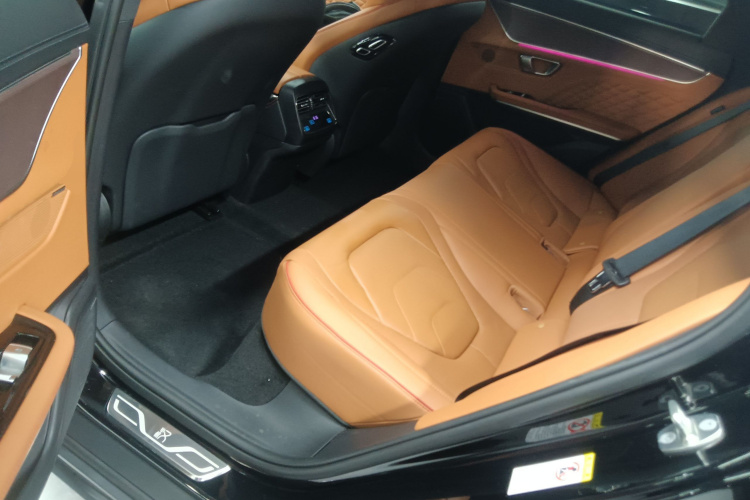 比亚迪 汉 2022款 DM-p 202KM 四驱旗舰型中控内饰21