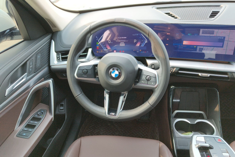 宝马X1 2023款 sDrive25Li M运动套装中控内饰13