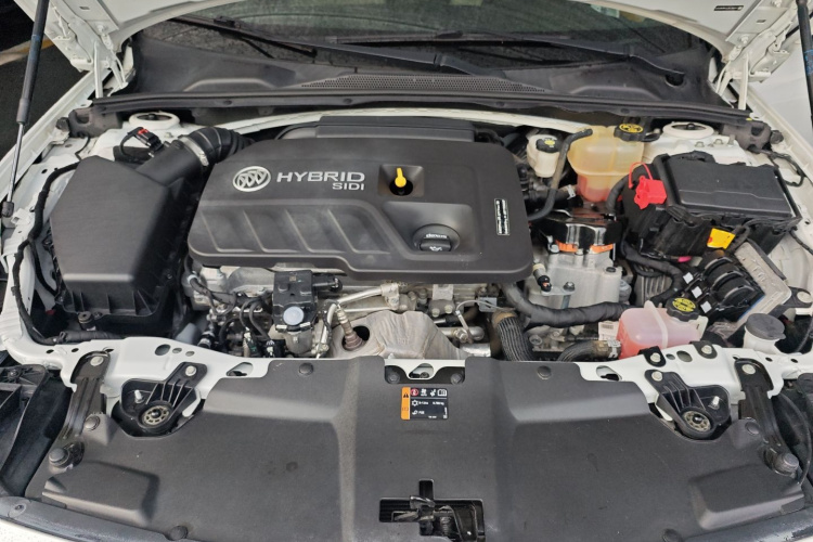 别克 君威 2017款 30H 精英型机舱底盘24