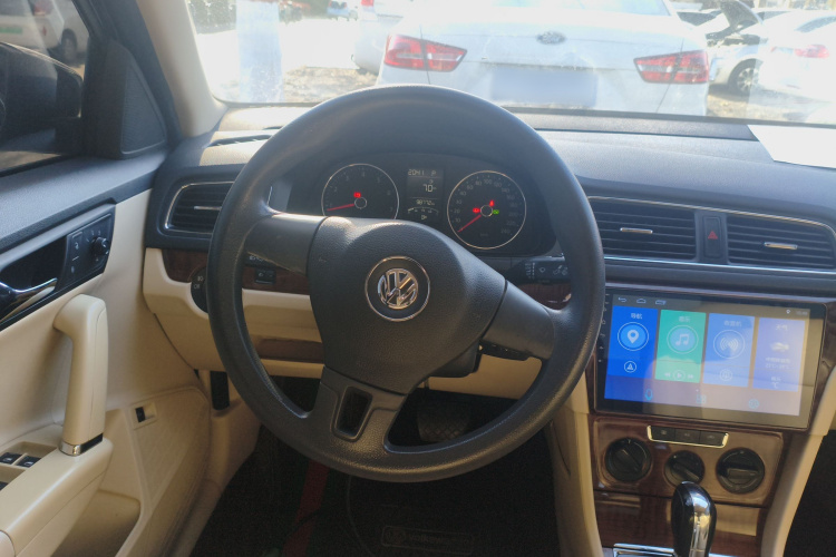 大众 朗逸 2013款 改款经典 1.6L 自动舒适版中控内饰13