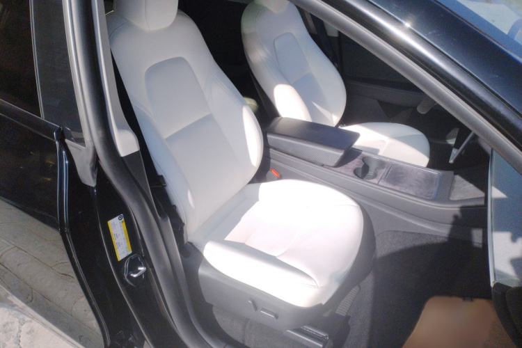 特斯拉 Model Y 2023款 后轮驱动版局部细节41