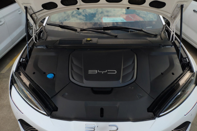 比亚迪 海豹 2022款 700km 长续航后驱版机舱底盘24