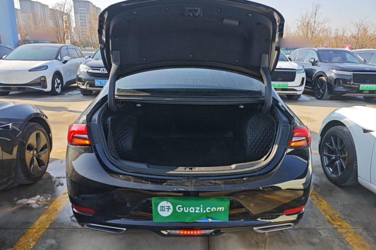 别克 君越 2022款 652T 豪华型机舱底盘23