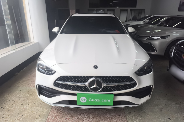 奔驰C级 2024款 改款 C 200 L 运动版车身外观2