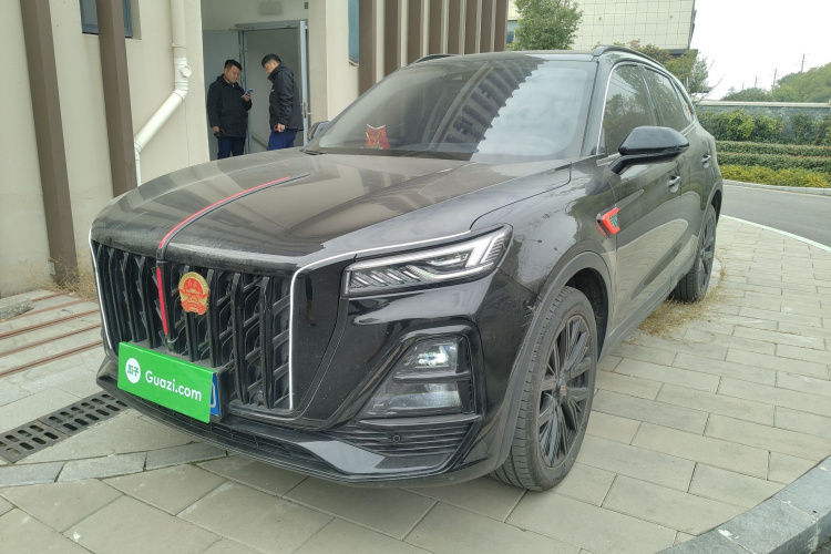 红旗HS5 2025款 2.0T 两驱玄影版车身外观1