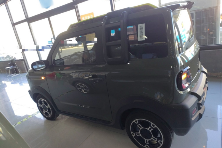 吉利银河 2025款 210km 熊猫骑士车身外观4