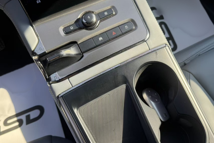 蔚来EC6 2020款 440KM 签名版中控内饰7007