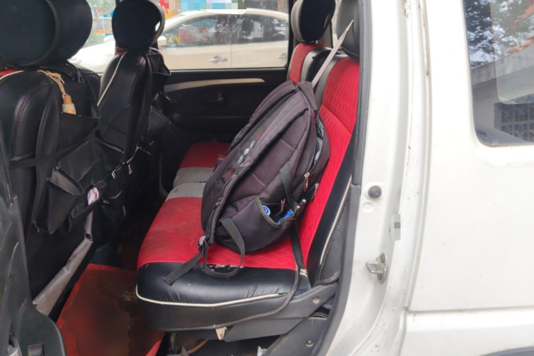 铃木 北斗星X5 2015款 1.0L 精英型中控内饰7004