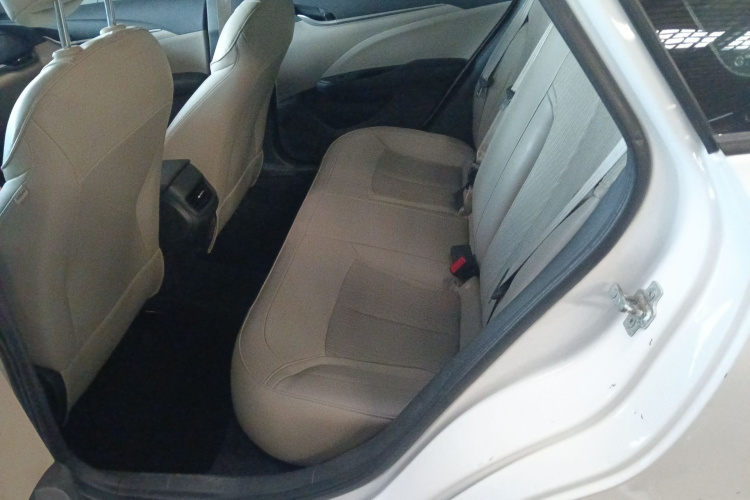 别克 英朗 2016款 15N 手动精英型中控内饰21