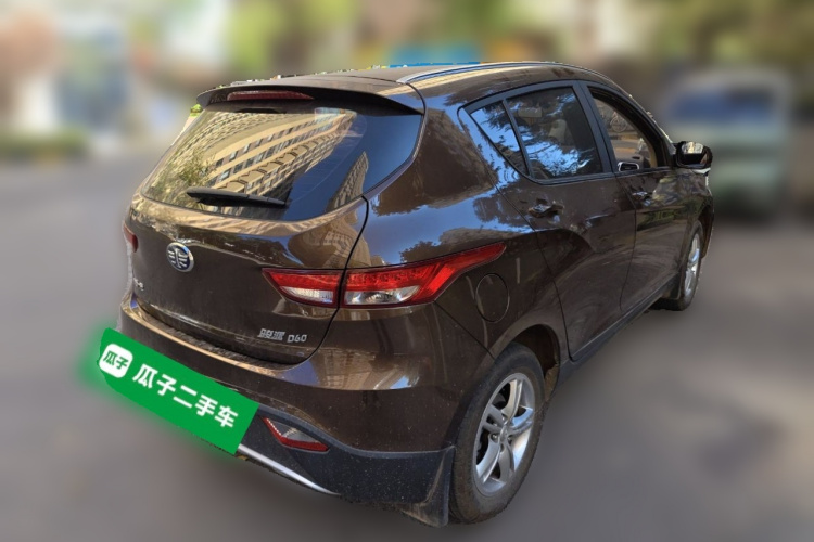一汽 骏派D60 2015款 1.5L 手动标准型车身外观7