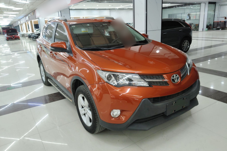 丰田 RAV4荣放 2013款 2.0L CVT四驱风尚版车身外观3
