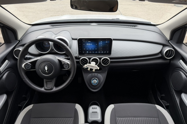 欧拉黑猫 2021款 301km 萌宠版中控内饰7010