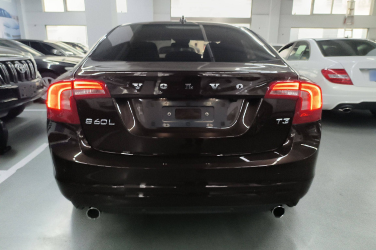 沃尔沃S60 2018款 S60L T3 智进版车身外观6004