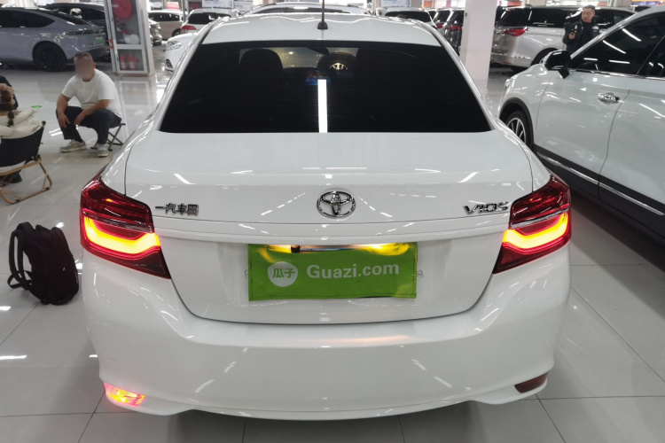 丰田 威驰 2022款 1.5L 20周年纪念版车身外观6