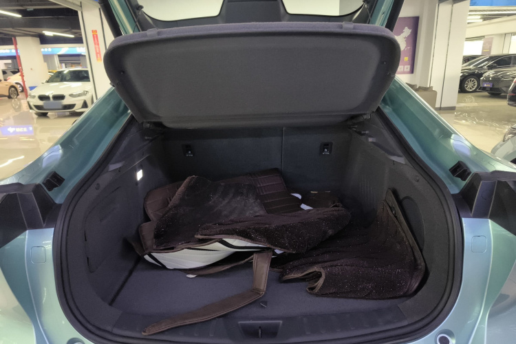 深蓝汽车 深蓝SL03 2022款 515纯电版机舱底盘23