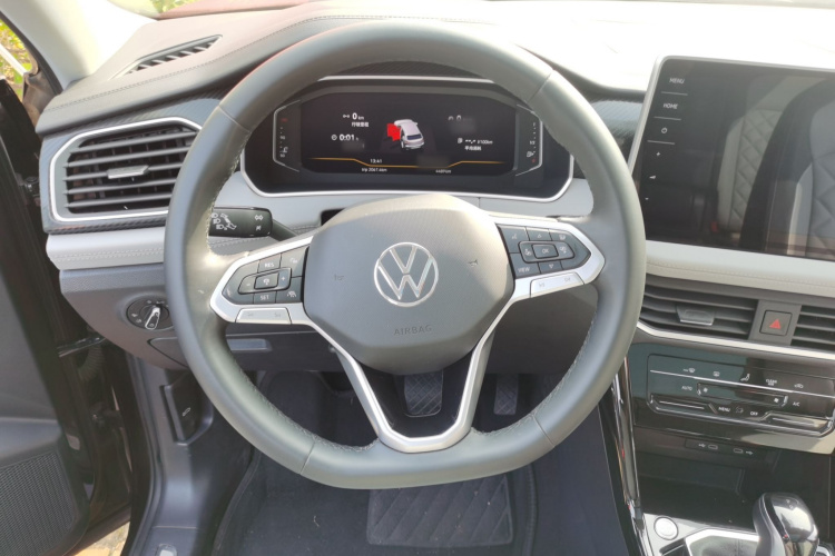 大众 探岳 2023款 330TSI 两驱豪华Plus进阶版中控内饰13