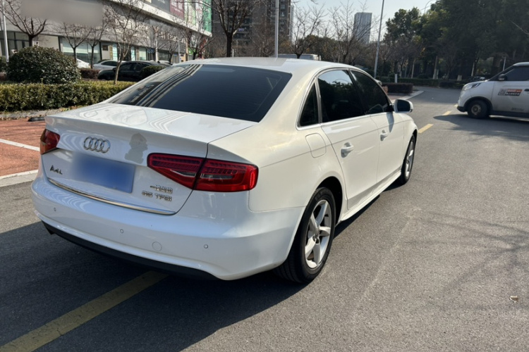 奥迪A4L 2013款 35 TFSI 自动标准型车身外观6003