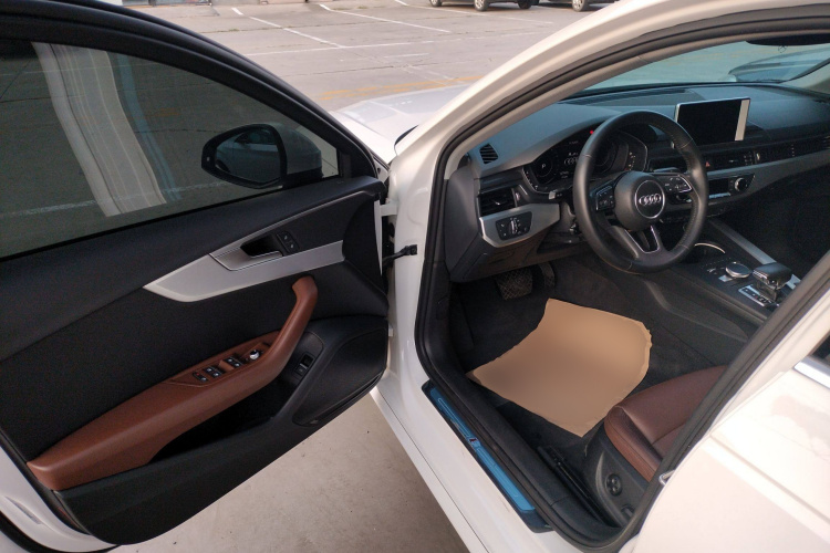 奥迪A4L 2019款 40 TFSI 时尚型 国VI中控内饰20