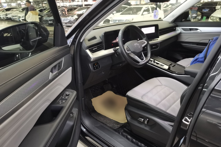 大众 揽巡 2023款 330TSI 豪华巡逸版中控内饰20