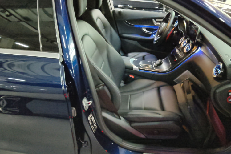 奔驰C级 2019款 改款 C 260 L 运动版局部细节41