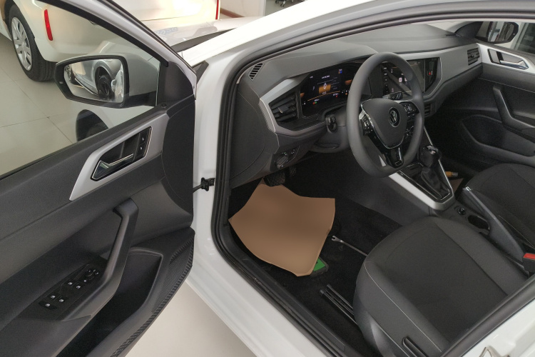 大众 Polo 2023款 改款 Plus 1.5L 自动纵情乐活版中控内饰7003