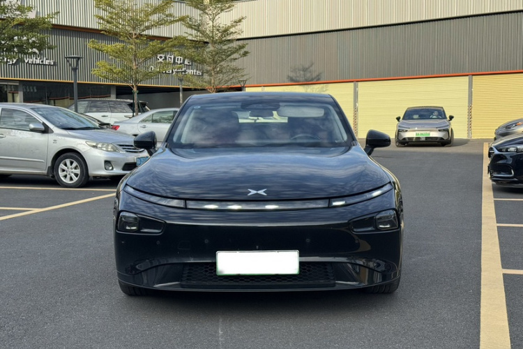 小鹏P7 2023款 P7i 702 Pro车身外观6005