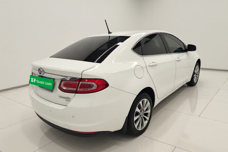 菲亚特 菲翔 2014款 1.4T 手动劲享版车身外观7