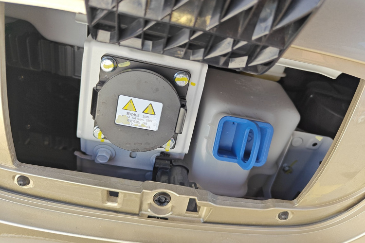 奔腾小马 2026款 222km 炫彩马机舱底盘24