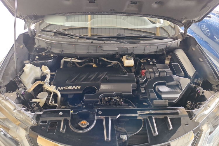 日产 奇骏 2019款 2.0L CVT智联舒适版 2WD机舱底盘24