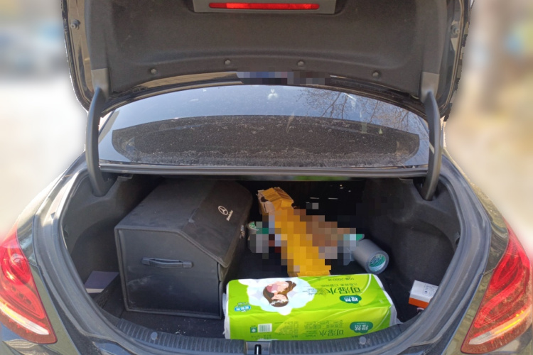 奔驰C级 2018款 C 200 运动版中控内饰23