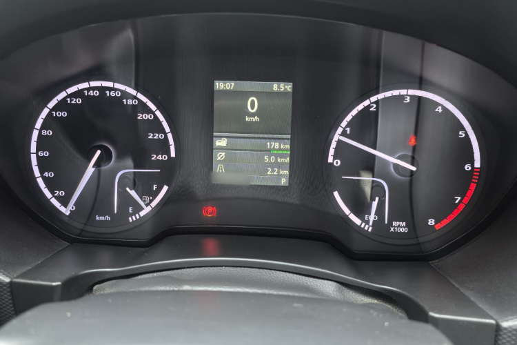 观致5 2018款 改款 1.6T 自动领先型中控内饰7008